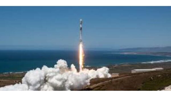 SpaceX launched 20 Starlink internet satellites from California