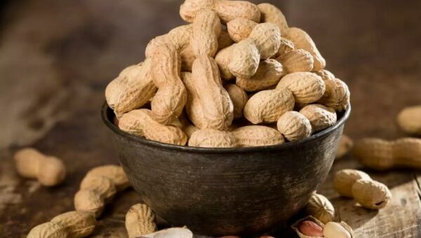 Six Reasons to Include Peanuts in Your Winter Diet