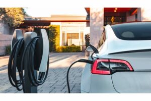 Ford to Reimburse Dealers for Electric Vehicle Charger Installations